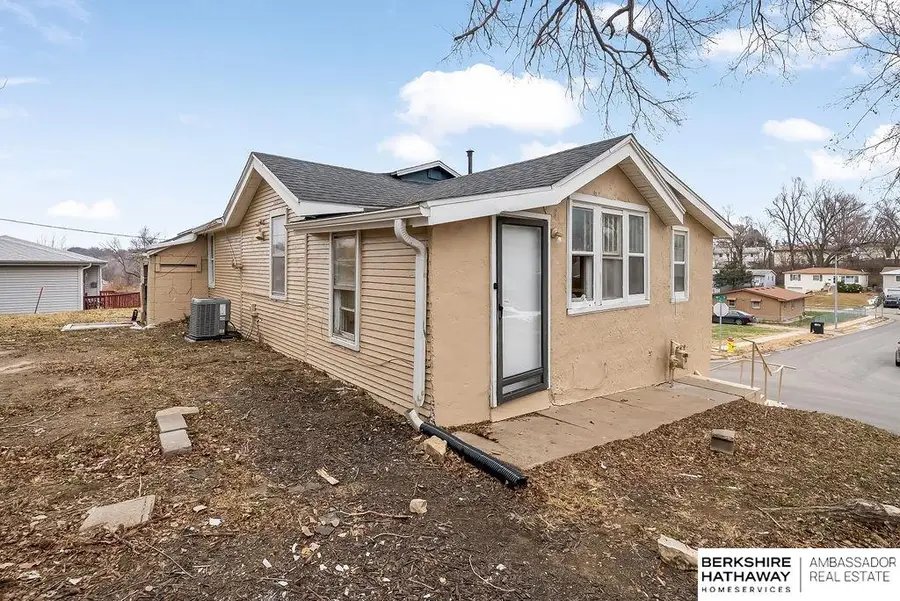 5324 N 46th Street, Omaha, NE 68104 - #2