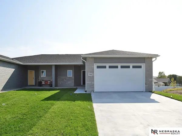9446 Duckhorn Drive, Lincoln, NE 68526