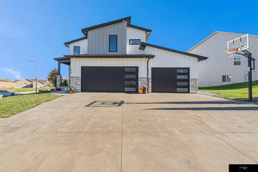 910 Sycamore Drive, Arlington, NE 68022 - #2