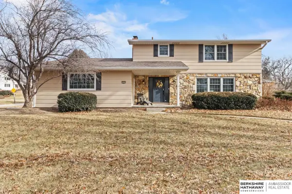 2305 Royal Wood Drive, Omaha, NE 68144