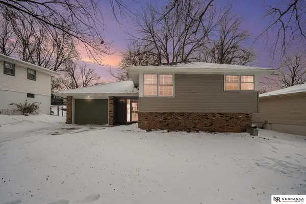 9551 Taylor Street, Omaha, NE 68134