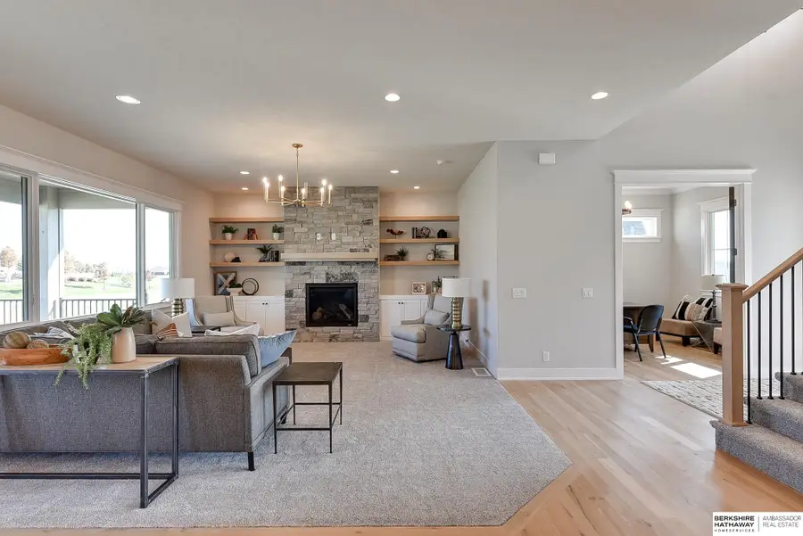 9911 Cimarron Street, Papillion, NE 68046 - #2