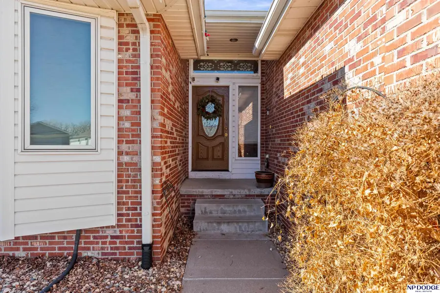 1004 Shoal Pointe Drive, Carter Lake, IA 51510 - #2