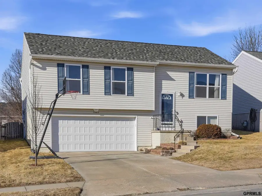 15404 Reynolds Street, Bennington, NE 68007 - #2