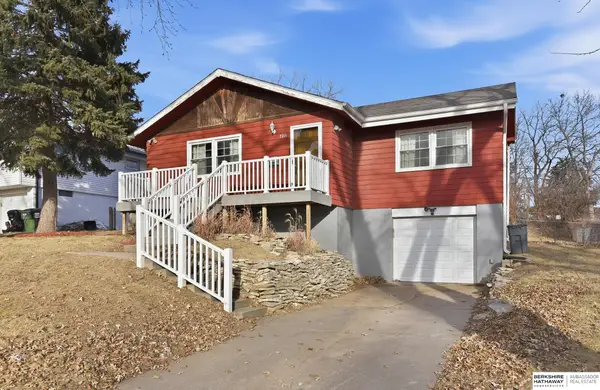 7211 Park Crest Drive, La Vista, NE 68128