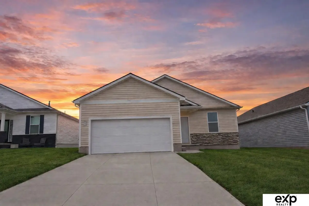 17511 Greenleaf Drive, Omaha, NE 68136 - Image #1
