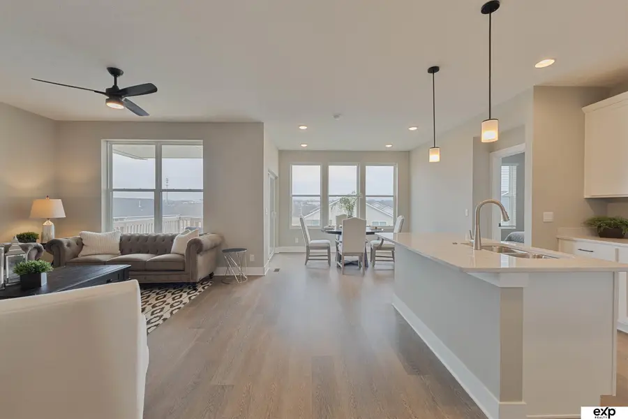 17511 Greenleaf Drive, Omaha, NE 68136 - Image #3