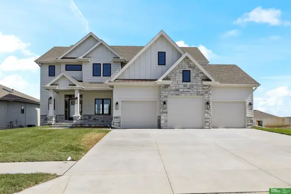 10406 S 118 Street, Papillion, NE 68046