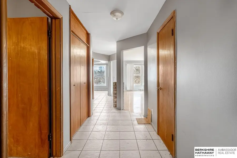 4660 Frances Street, Omaha, NE 68106 - Image #2