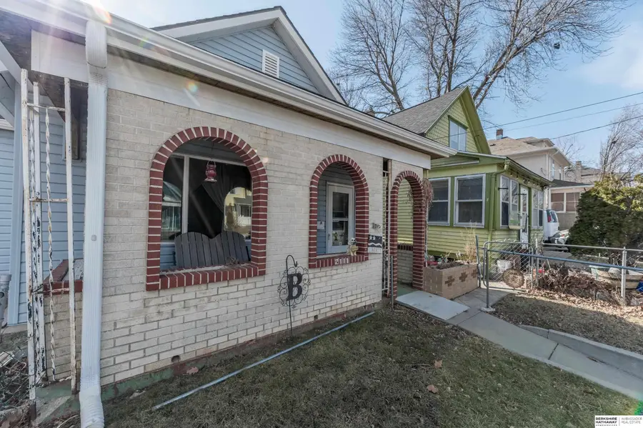 2111 J Street, Omaha, NE 68107 - #2