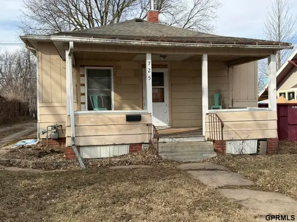 725 N 6th Street, Seward, NE 68434