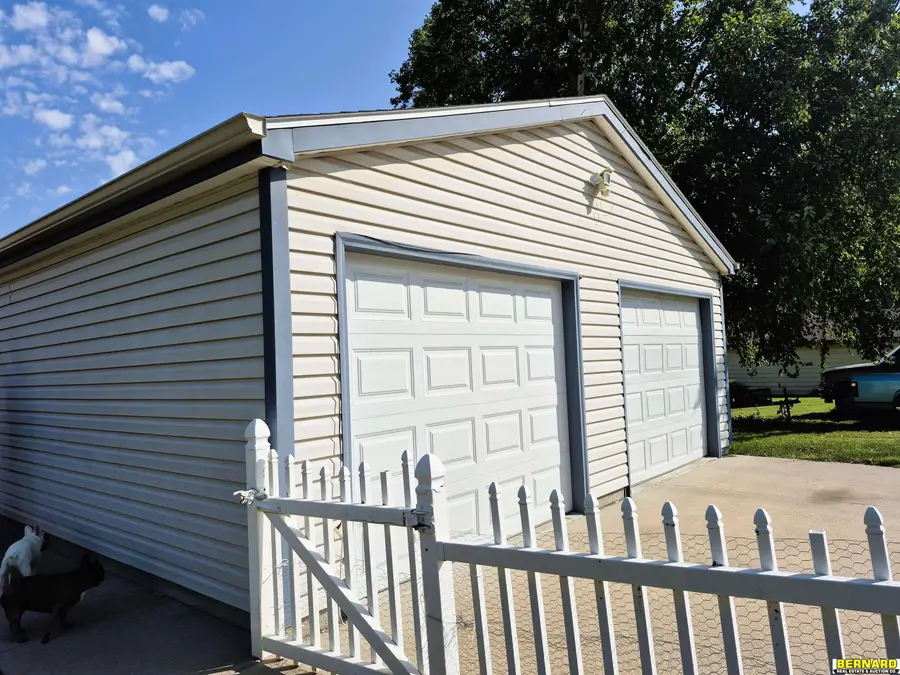 1215 Central Avenue, Auburn, NE 68305 - #2