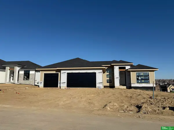 10709 S 219th Avenue, Gretna, NE 68028