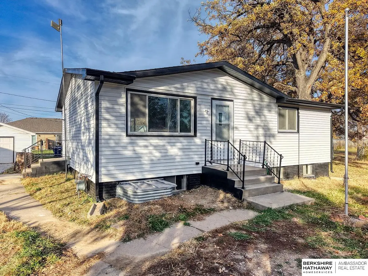 742 W B Street, Lincoln, NE 68522 - #1