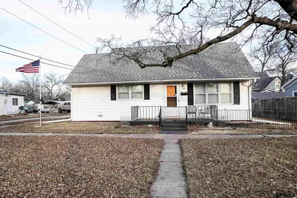 312 S 11 Street, Wymore, NE 68466-2006