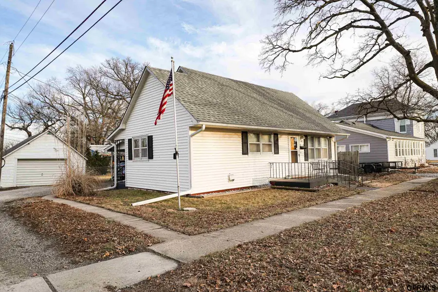 312 S 11 Street, Wymore, NE 68466-2006 - #2