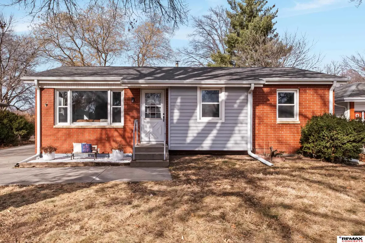 4320 W Street, Lincoln, NE 68503 - #1