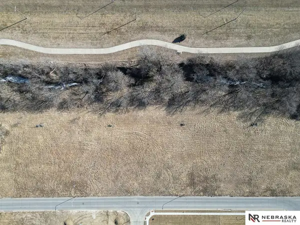 1017 Patricia Drive, Papillion, NE 68046