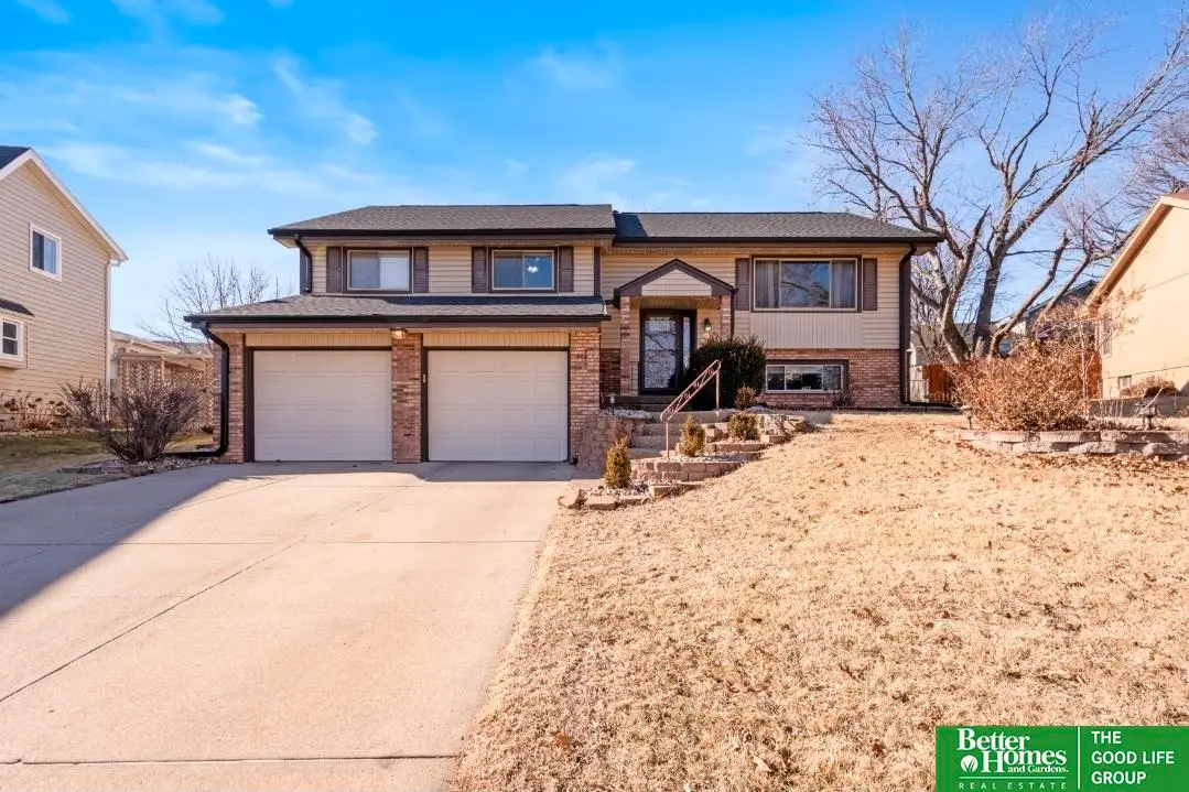 902 Iron Road, Papillion, NE 68046 - #1