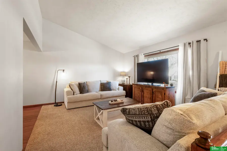 902 Iron Road, Papillion, NE 68046 - #3