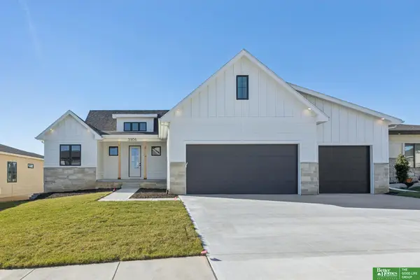 3306 S 212th Street, Elkhorn, NE 68022