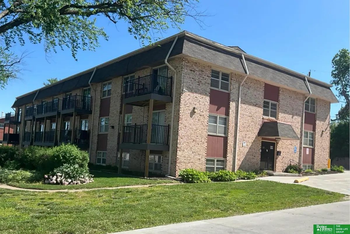 1367 S 76 Avenue, Omaha, NE 68124 - #1