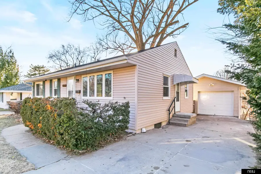 1010 N 76th Street, Omaha, NE 68114 - #2