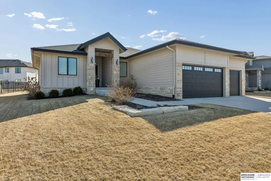 20743 Nina Street, Elkhorn, NE 68022 - #2