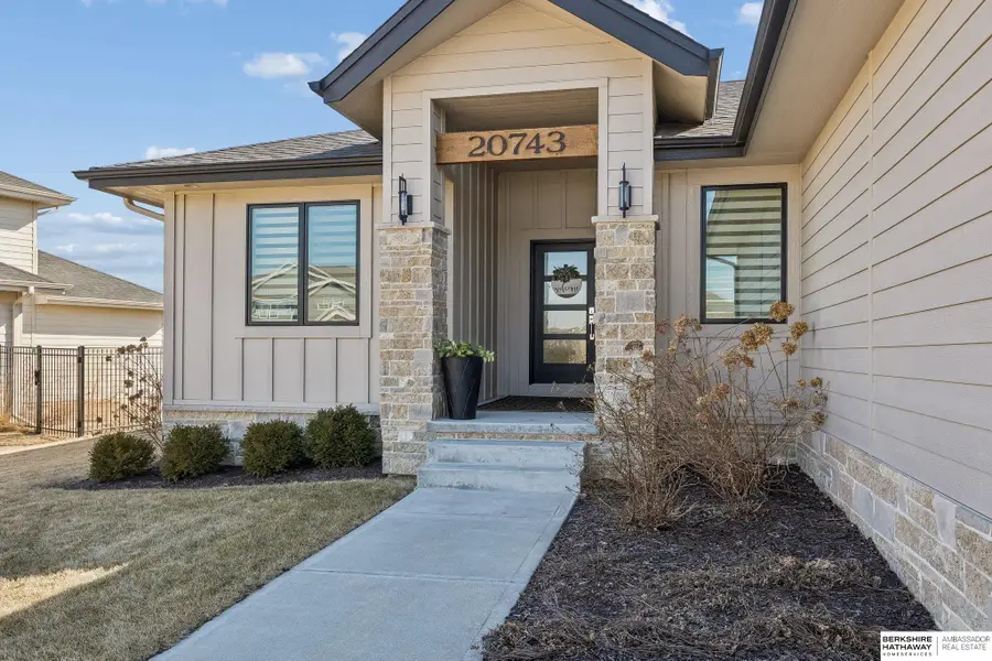 20743 Nina Street, Elkhorn, NE 68022 - #3