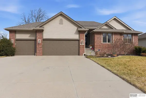 16618 Holmes Street, Omaha, NE 68135