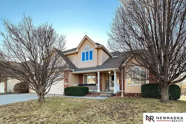 8504 S 100th Street, La Vista, NE 68128