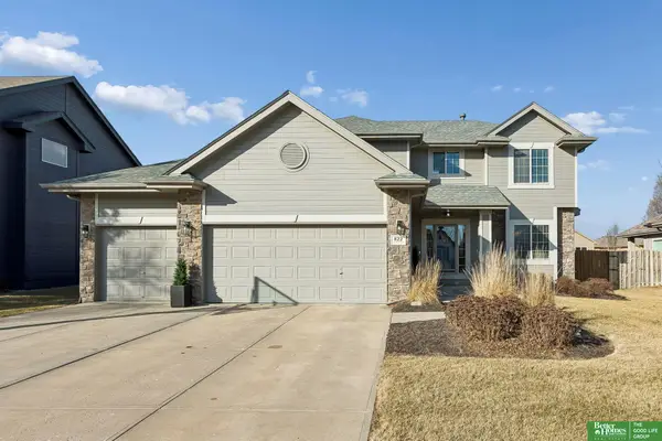 822 S 190th Avenue, Elkhorn, NE 68022