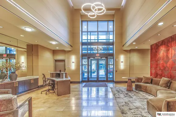 3201 Dodge Ct #5313, Omaha, NE 68131