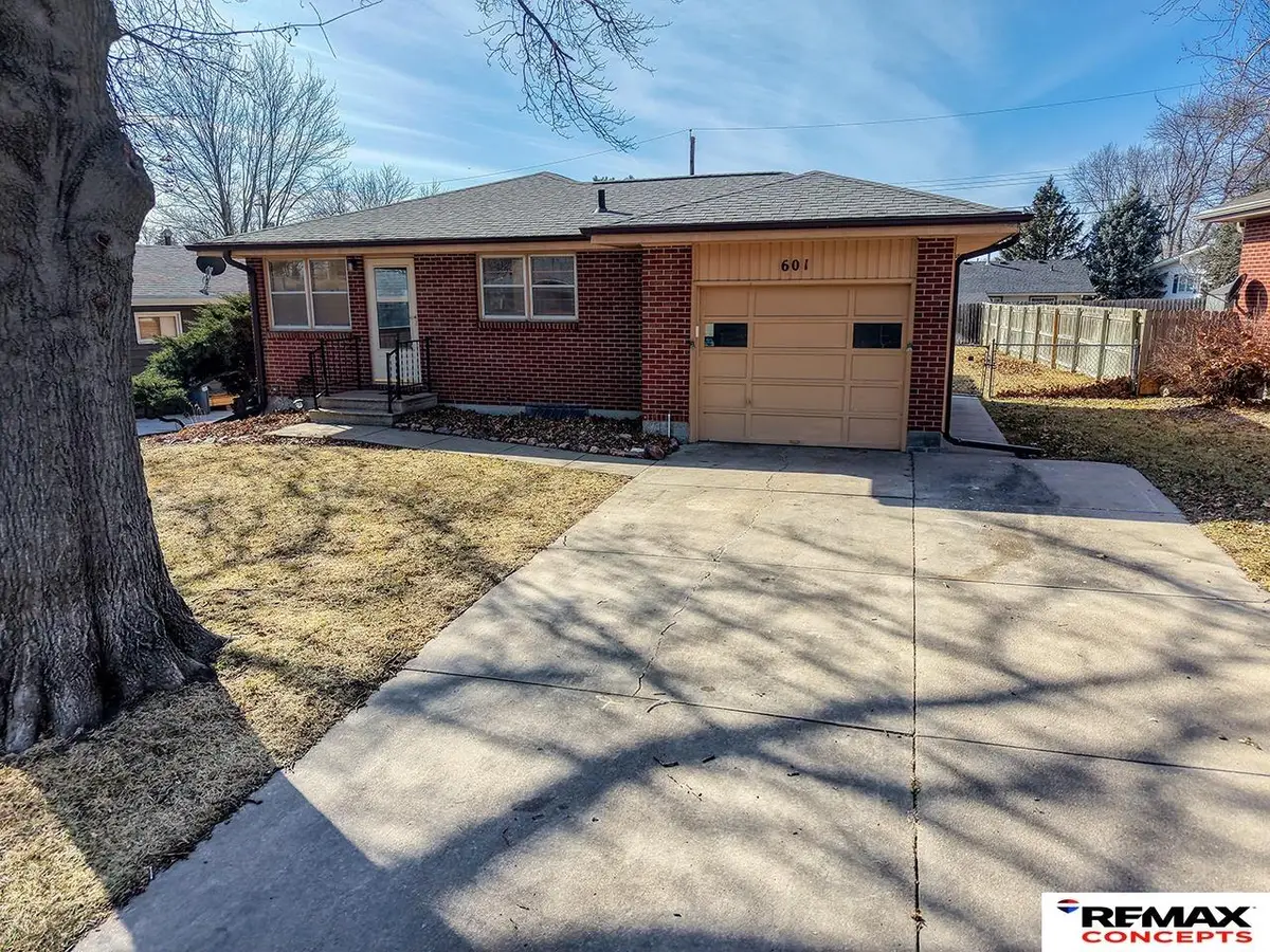 601 Skyway Road, Lincoln, NE 68505 - #1