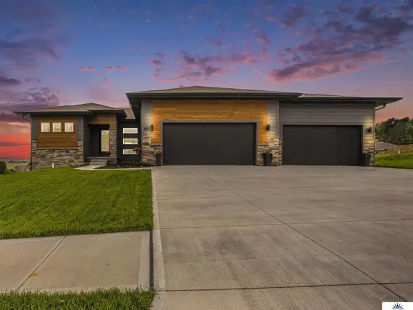 6914 Port Royal Drive, Papillion, NE 68133