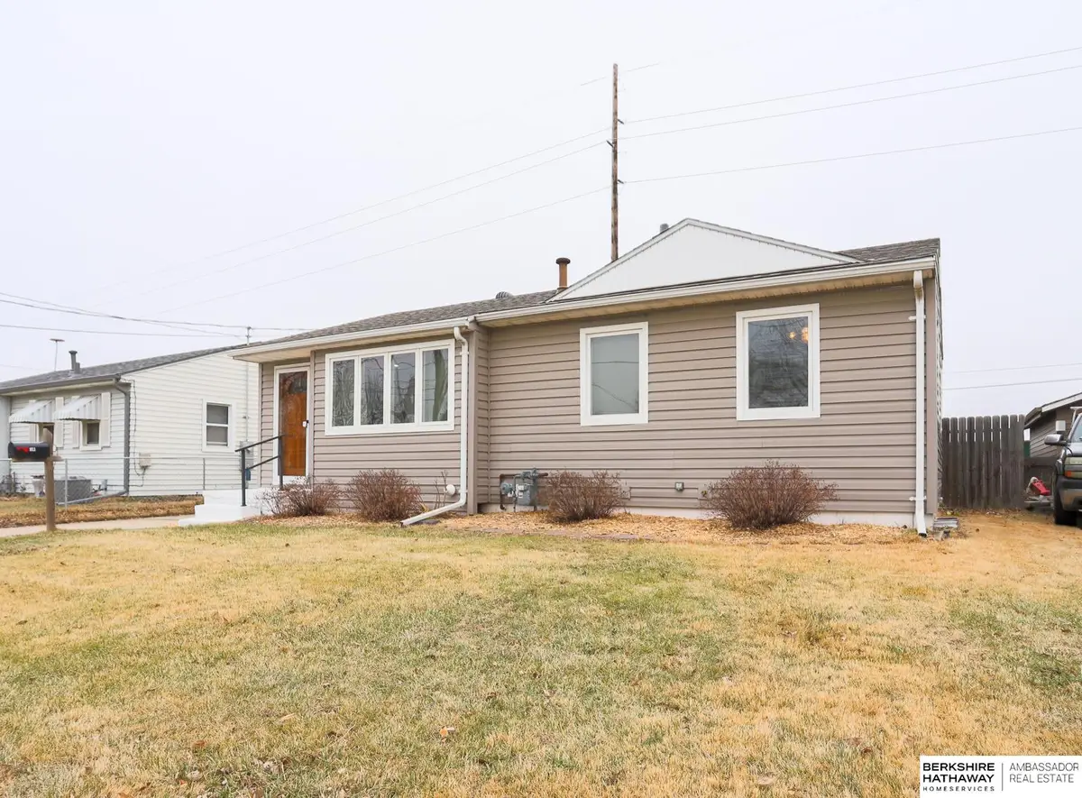1023 Ash Street, Council Bluffs, IA 51501 - #1