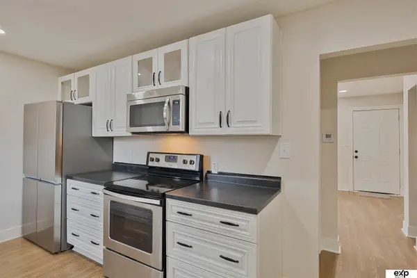 3305 N 38 Street, Omaha, NE 68111