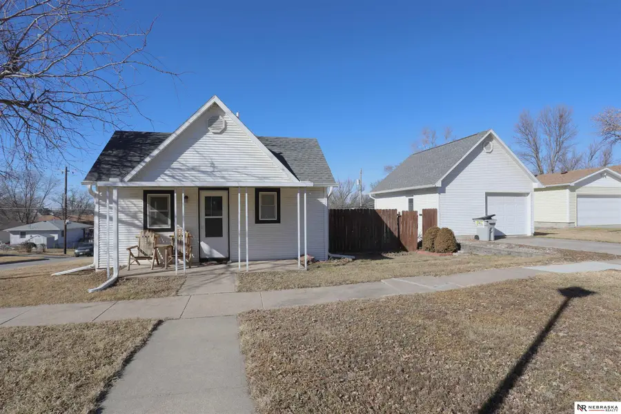 453 S 1st Street, Seward, NE 68434 - #2