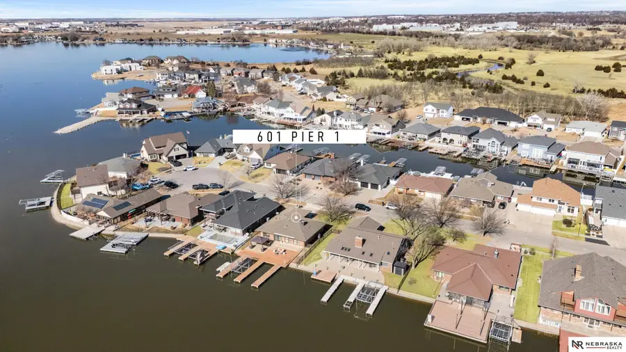 601 Pier 1, Lincoln, NE 68528 - #3