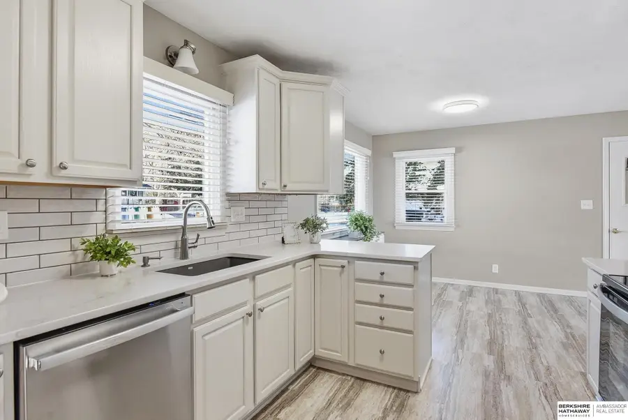 1010 Bellevue Boulevard S, Bellevue, NE 68005 - #3