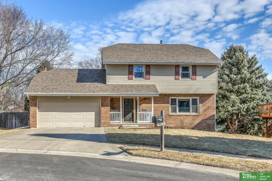 920 Oxford Circle, Papillion, NE 68046 - #3