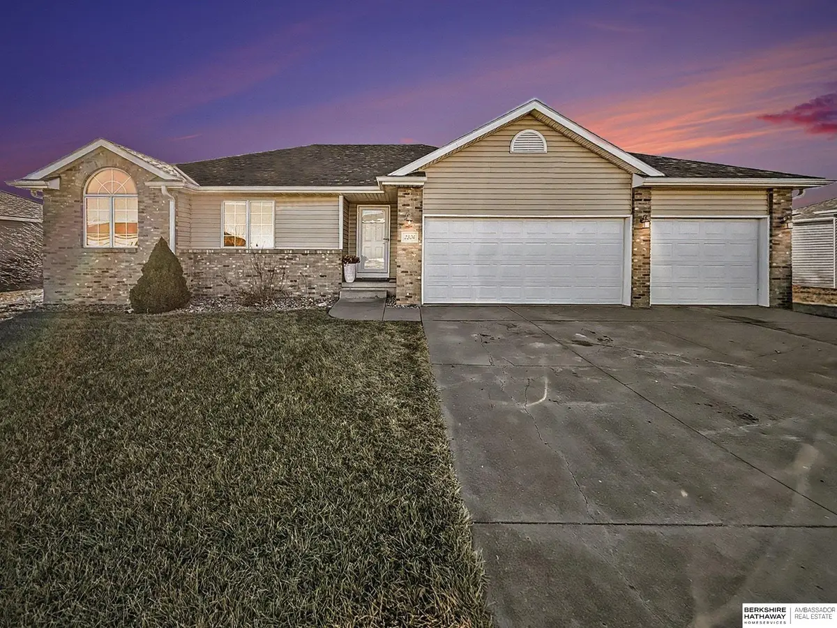 2304 E 16th Street, York, NE 68467 - #1