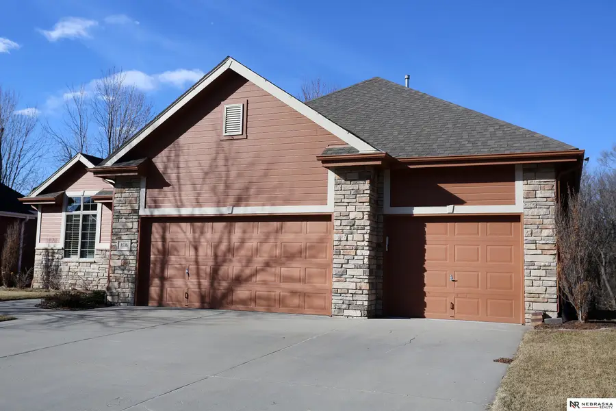 8536 S 102nd Street, La Vista, NE 68128 - #3