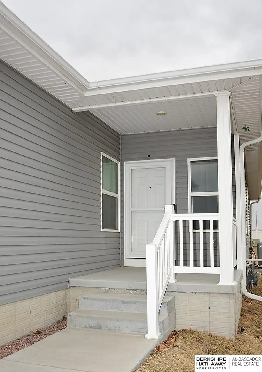 8674 Regent Drive, Lincoln, NE 68507 - #3