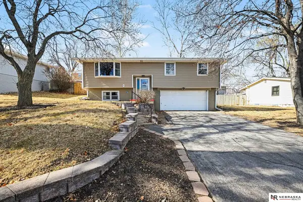 3008 Cottonwood Lane, Omaha, NE 68134