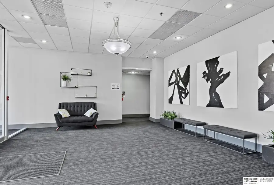 105 N 31 Avenue #801, Omaha, NE 68131 - #2