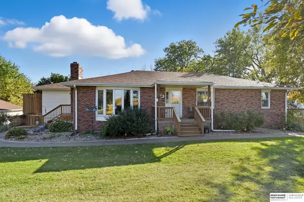 1703 Pinecrest Road, Bellevue, NE 68123