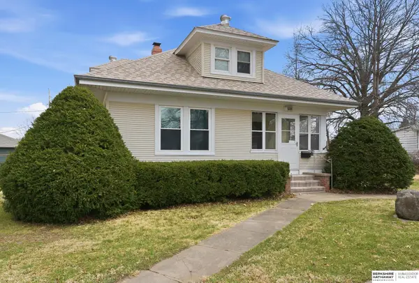 731 S Jackson Street, Papillion, NE 68046