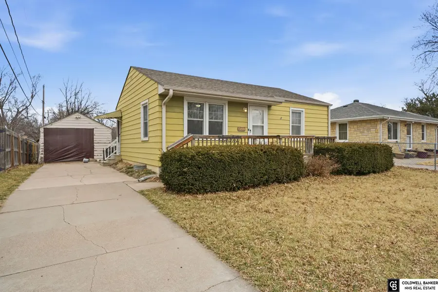 5220 Gladstone Street, Lincoln, NE 68504 - #2