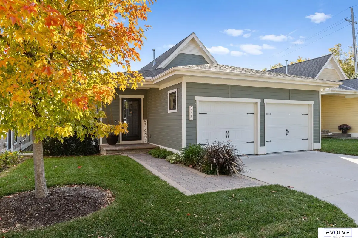 9529 W Center Road, Omaha, NE 68124 - #1